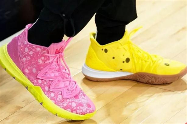 耐克歐文5海綿寶寶開箱測評 kyrie5海綿寶寶派大星實(shí)物