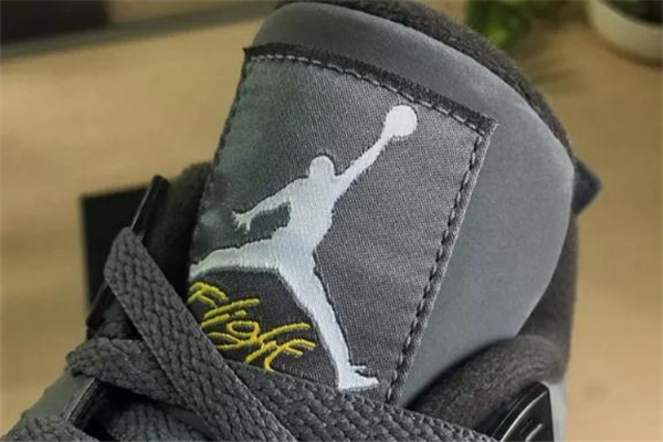 aj4 cool grey開箱測(cè)評(píng) aj4酷灰復(fù)刻開箱實(shí)物圖 aj4 cool grey開箱測(cè)評(píng) aj4酷灰復(fù)刻開箱實(shí)物圖