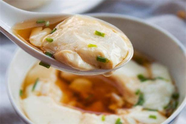 豆腐腦適合什么人吃 豆腐腦什么人不能吃 豆腐腦適合什么人吃 豆腐腦什么人不能吃