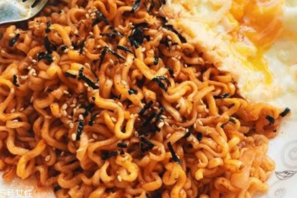 火雞面的熱量有多高呢 什么是火雞面呢 火雞面的熱量有多高呢 什么是火雞面呢