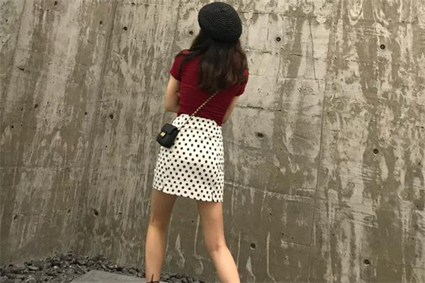 包臀裙什么顏色好看 夏日包臀裙穿搭圖片 包臀裙什么顏色好看 夏日包臀裙穿搭圖片