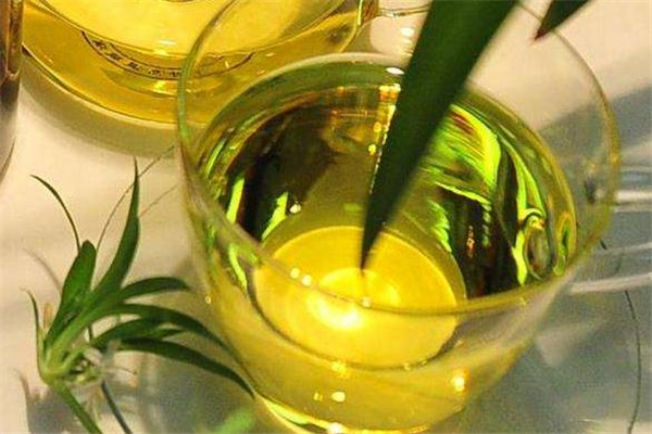 秋葵油多少錢一斤 秋葵油吃了有什么好處 秋葵油多少錢一斤 秋葵油吃了有什么好處