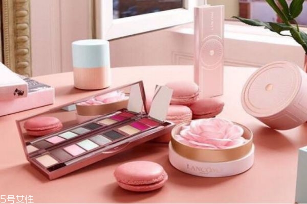 腮紅怎么涂好看 這些腮紅的誤區(qū)要知道 腮紅怎么涂好看 這些腮紅的誤區(qū)要知道