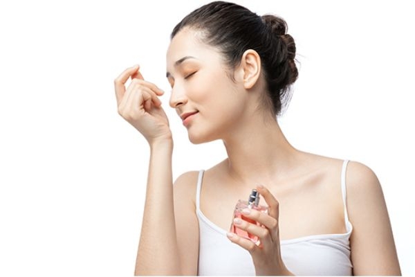 高檔香水有毒嗎 長(zhǎng)期使用香水的危害 高檔香水有毒嗎 長(zhǎng)期使用香水的危害