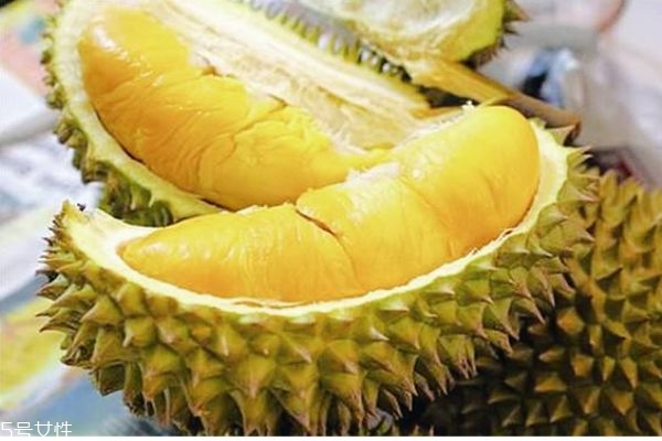 為什么榴蓮有一股臭味呢 榴蓮有什么營養(yǎng)價(jià)值呢 為什么榴蓮有一股臭味呢 榴蓮有什么營養(yǎng)價(jià)值呢