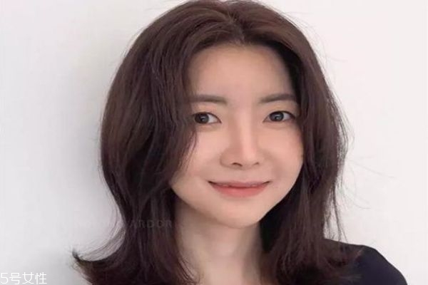 中長發(fā)配什么卷好看 好看的中長發(fā)卷發(fā)發(fā)型 中長發(fā)配什么卷好看 好看的中長發(fā)卷發(fā)發(fā)型