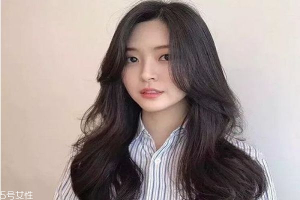 中長發(fā)配什么卷好看 好看的中長發(fā)卷發(fā)發(fā)型 中長發(fā)配什么卷好看 好看的中長發(fā)卷發(fā)發(fā)型