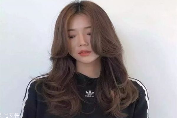 中長發(fā)配什么卷好看 好看的中長發(fā)卷發(fā)發(fā)型 中長發(fā)配什么卷好看 好看的中長發(fā)卷發(fā)發(fā)型