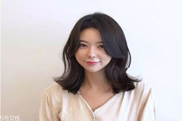 中長發(fā)配什么卷好看 好看的中長發(fā)卷發(fā)發(fā)型 中長發(fā)配什么卷好看 好看的中長發(fā)卷發(fā)發(fā)型