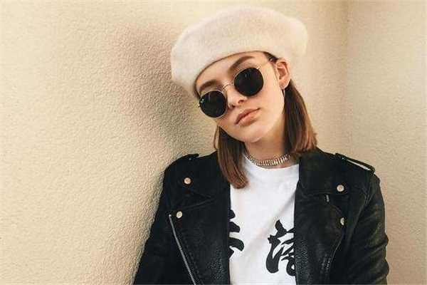 貝雷帽什么顏色顯氣質(zhì) 女生貝雷帽搭配圖片 貝雷帽什么顏色顯氣質(zhì) 女生貝雷帽搭配圖片