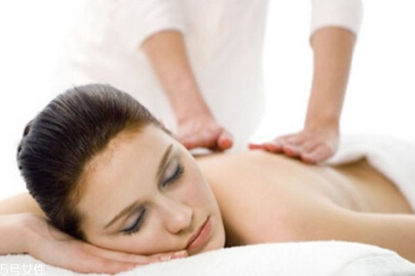 精油開背一次做多久 精油開背的好處 精油開背一次做多久 精油開背的好處