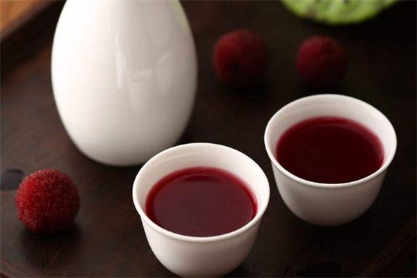 楊梅酒什么時候喝最好 楊梅酒早上喝還是晚上喝好 楊梅酒什么時候喝最好 楊梅酒早上喝還是晚上喝好