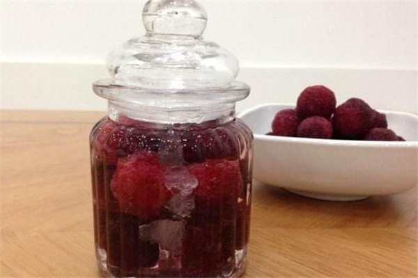 楊梅酒泡一年還能喝嗎 楊梅酒泡多久最好 楊梅酒泡一年還能喝嗎 楊梅酒泡多久最好