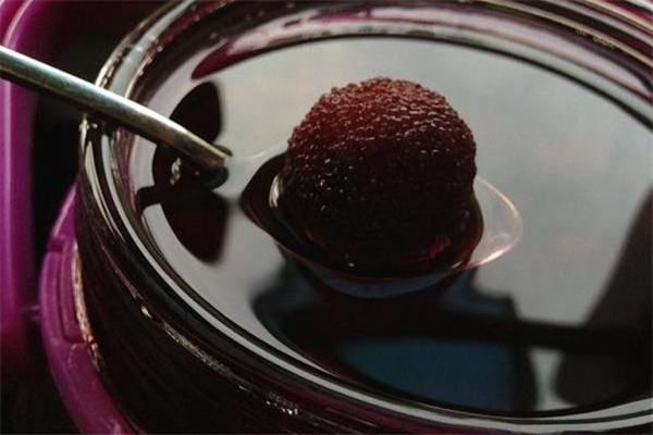 楊梅能重復(fù)泡酒嗎 楊梅泡酒后怎么處理 楊梅能重復(fù)泡酒嗎 楊梅泡酒后怎么處理