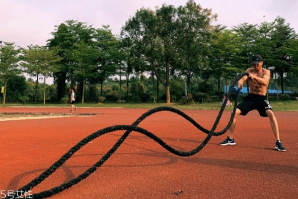 什么是戰(zhàn)繩呢 戰(zhàn)繩有什么用呢 什么是戰(zhàn)繩呢 戰(zhàn)繩有什么用呢