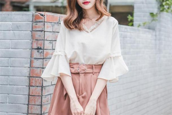 手臂粗穿什么上衣好看 手臂粗夏天適合穿什么上衣 手臂粗穿什么上衣好看 手臂粗夏天適合穿什么上衣