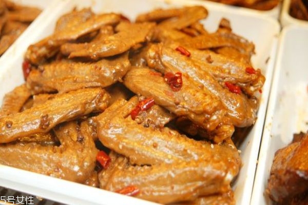 鴨翅有什么營(yíng)養(yǎng)價(jià)值呢 鴨翅怎么做好吃呢 鴨翅有什么營(yíng)養(yǎng)價(jià)值呢 鴨翅怎么做好吃呢