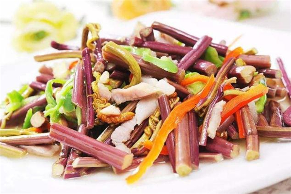 蕨菜怎么炒不苦 蕨菜要炒多久能熟 蕨菜怎么炒不苦 蕨菜要炒多久能熟