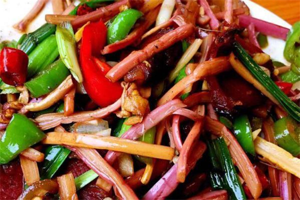 蕨菜怎么炒不苦 蕨菜要炒多久能熟 蕨菜怎么炒不苦 蕨菜要炒多久能熟