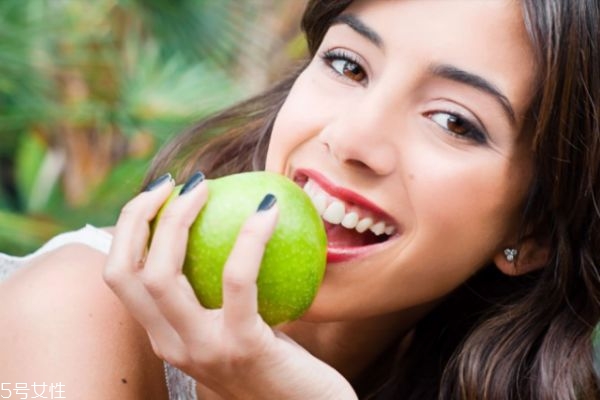 每次刷牙都出血是什么原因 每次刷牙都出血怎么治 每次刷牙都出血是什么原因 每次刷牙都出血怎么治