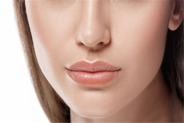 嘟嘟唇會(huì)腫幾天能消腫 嘟嘟唇豐唇保持多久 嘟嘟唇會(huì)腫幾天能消腫 嘟嘟唇豐唇保持多久