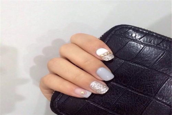 美甲是先封層還是先加固 美甲做法順序 美甲是先封層還是先加固 美甲做法順序