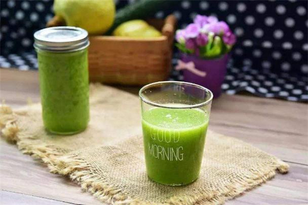 西芹和什么一起榨汁好 西芹榨汁搭配什么 西芹和什么一起榨汁好 西芹榨汁搭配什么