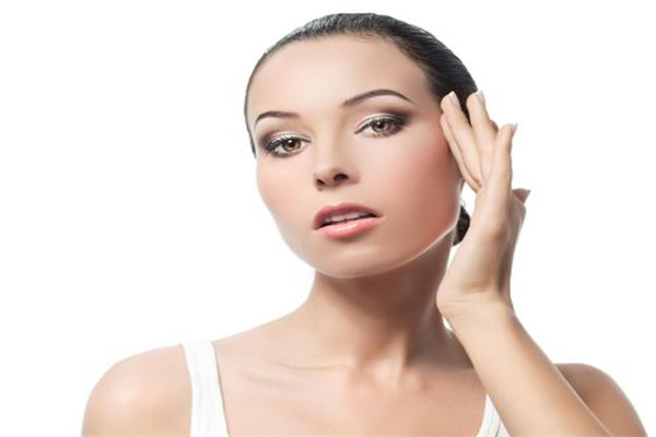 吹風(fēng)機(jī)對(duì)頭發(fā)有傷害嗎 有一定的傷害 吹風(fēng)機(jī)對(duì)頭發(fā)有傷害嗎 有一定的傷害