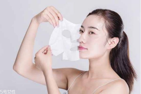 夏天可以天天敷面膜嗎 夏天面膜多久敷一次 夏天可以天天敷面膜嗎 夏天面膜多久敷一次