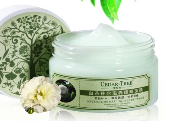 睡眠面膜涂之前要涂什么 用了睡眠面膜還要用水乳嗎 睡眠面膜涂之前要涂什么 用了睡眠面膜還要用水乳嗎