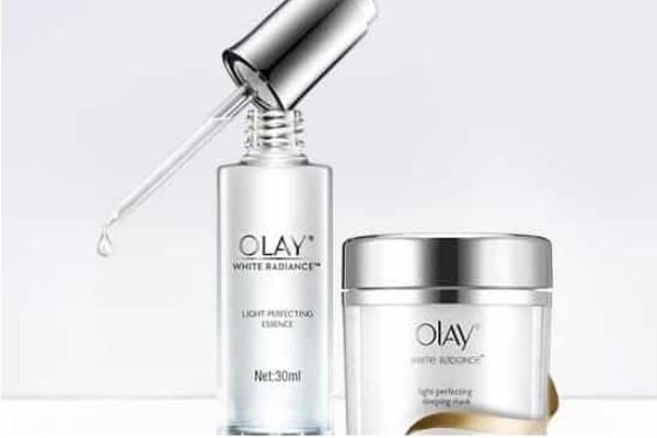 小白瓶在乳液前還是后 水乳和小白瓶順序 小白瓶在乳液前還是后 水乳和小白瓶順序