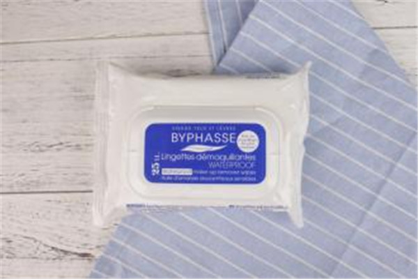 卸妝濕巾和普通濕巾有什么區(qū)別 有本質(zhì)上面的區(qū)別 卸妝濕巾和普通濕巾有什么區(qū)別 有本質(zhì)上面的區(qū)別