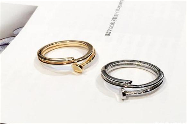 手指粗適合戴什么戒指 手指粗戴什么戒指顯瘦 手指粗適合戴什么戒指 手指粗戴什么戒指顯瘦