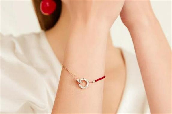 手腕粗適合戴什么手鏈 手腕粗戴什么手鏈合適 手腕粗適合戴什么手鏈 手腕粗戴什么手鏈合適