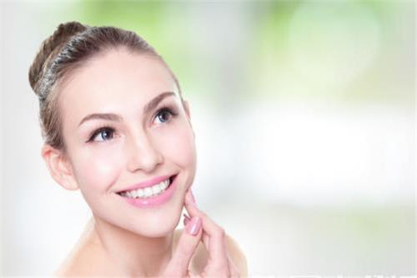 牙齒貼面多少錢 根據(jù)不同的類型來定價 牙齒貼面多少錢 根據(jù)不同的類型來定價