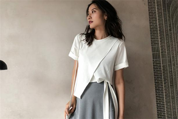 白色衣服上沾了桃子汁怎么辦 白色衣服弄到桃子汁怎么洗 白色衣服上沾了桃子汁怎么辦 白色衣服弄到桃子汁怎么洗