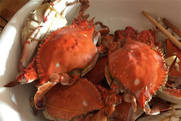 梭子蟹公母怎么區(qū)分 梭子蟹公的好吃還是母的 梭子蟹公母怎么區(qū)分 梭子蟹公的好吃還是母的