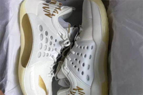 李寧音速7贊助版測(cè)評(píng) 音速7贊助版和普通版區(qū)別 李寧音速7贊助版測(cè)評(píng) 音速7贊助版和普通版區(qū)別