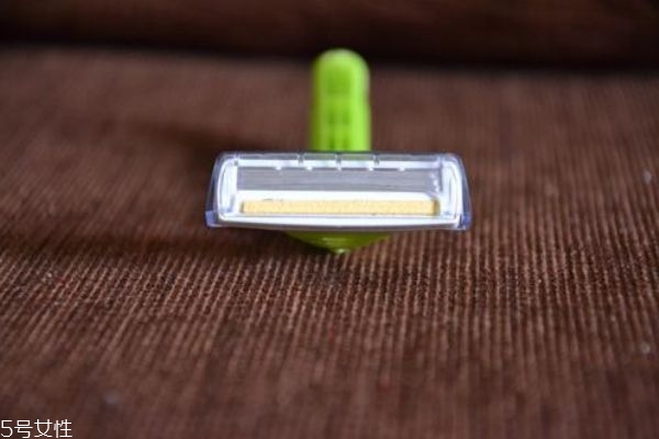 脫毛應(yīng)該在洗澡前還是洗澡后 先脫毛還是先洗澡 脫毛應(yīng)該在洗澡前還是洗澡后 先脫毛還是先洗澡