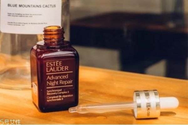 小棕瓶是精華還是肌底液 小棕瓶使用測評 小棕瓶是精華還是肌底液 小棕瓶使用測評