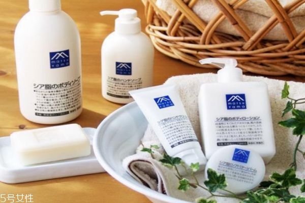 身體乳什么時候抹最好 不洗澡也可以用身體乳 身體乳什么時候抹最好 不洗澡也可以用身體乳