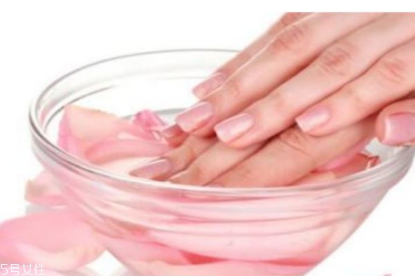 如何使手指變的細(xì)長(zhǎng) 手指粗短有什么辦法呢 如何使手指變的細(xì)長(zhǎng) 手指粗短有什么辦法呢