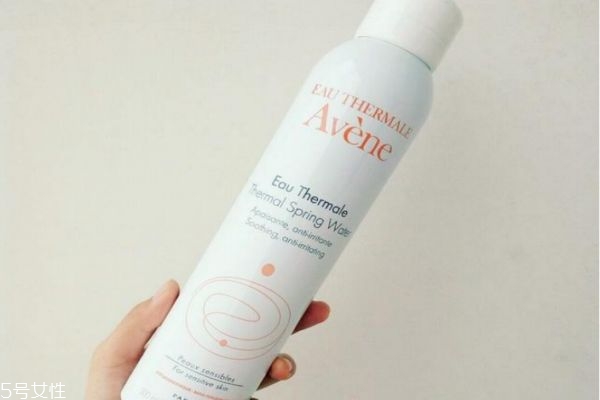 好用的補水噴霧有哪些 補水噴霧的類型區(qū)別 好用的補水噴霧有哪些 補水噴霧的類型區(qū)別