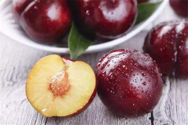 黑布林怎么吃不酸 黑布林酸的就是沒(méi)熟嗎 黑布林怎么吃不酸 黑布林酸的就是沒(méi)熟嗎