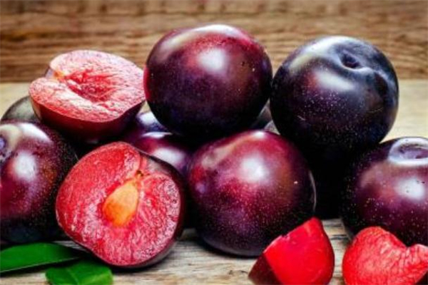 黑布林怎么吃不酸 黑布林酸的就是沒(méi)熟嗎 黑布林怎么吃不酸 黑布林酸的就是沒(méi)熟嗎