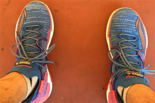 李寧閃擊6偏碼嗎 閃擊6耐磨嗎 李寧閃擊6偏碼嗎 閃擊6耐磨嗎