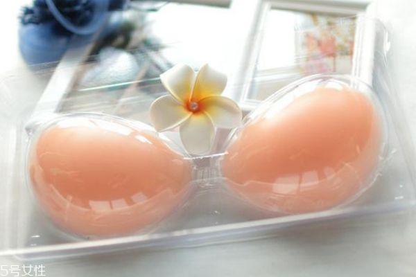 孕婦可以穿硅膠內(nèi)衣嗎 硅膠內(nèi)衣的正確穿法是什么呢 孕婦可以穿硅膠內(nèi)衣嗎 硅膠內(nèi)衣的正確穿法是什么呢