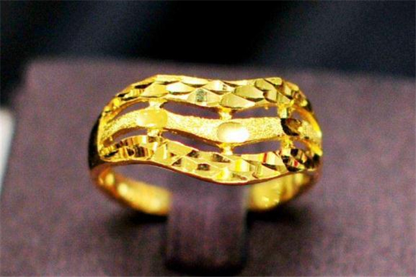 黃金戒指為什么會(huì)裂開 黃金戒指裂開了怎么辦