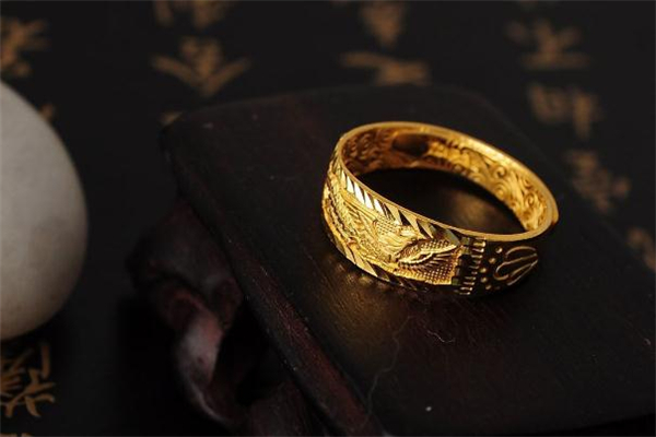 黃金戒指為什么會(huì)裂開 黃金戒指裂開了怎么辦 黃金戒指為什么會(huì)裂開 黃金戒指裂開了怎么辦