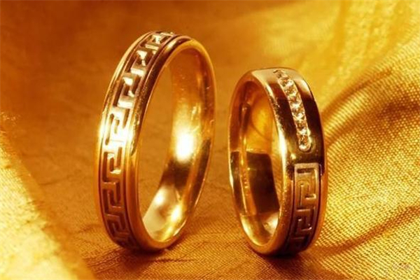 黃金戒指上都有標志嗎 黃金戒指沒有鋼印是假的嗎 黃金戒指上都有標志嗎 黃金戒指沒有鋼印是假的嗎